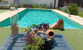 2 Hb con maravillosa piscina a 5 minutos de Granada y campo de golf, Otura